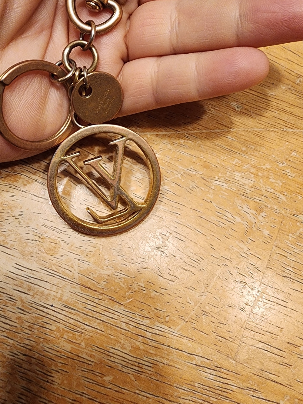 Louis Vuitton LV Circle Charm and Key Holder - Picture 11 of 12